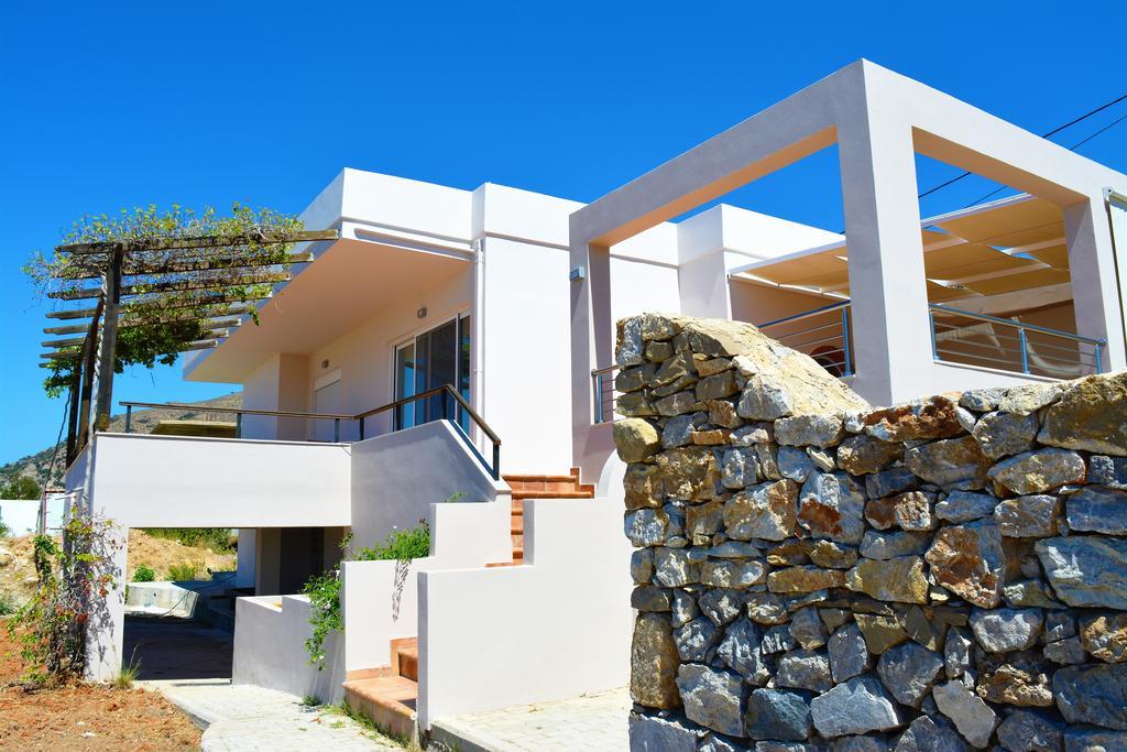 Villa-palaiochora Vilă *